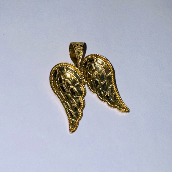 10k Solid Gołd Diamond Cut Angel Wing Pendant, Custom made Gold Angel Wing Charm - Picture 4 of 5